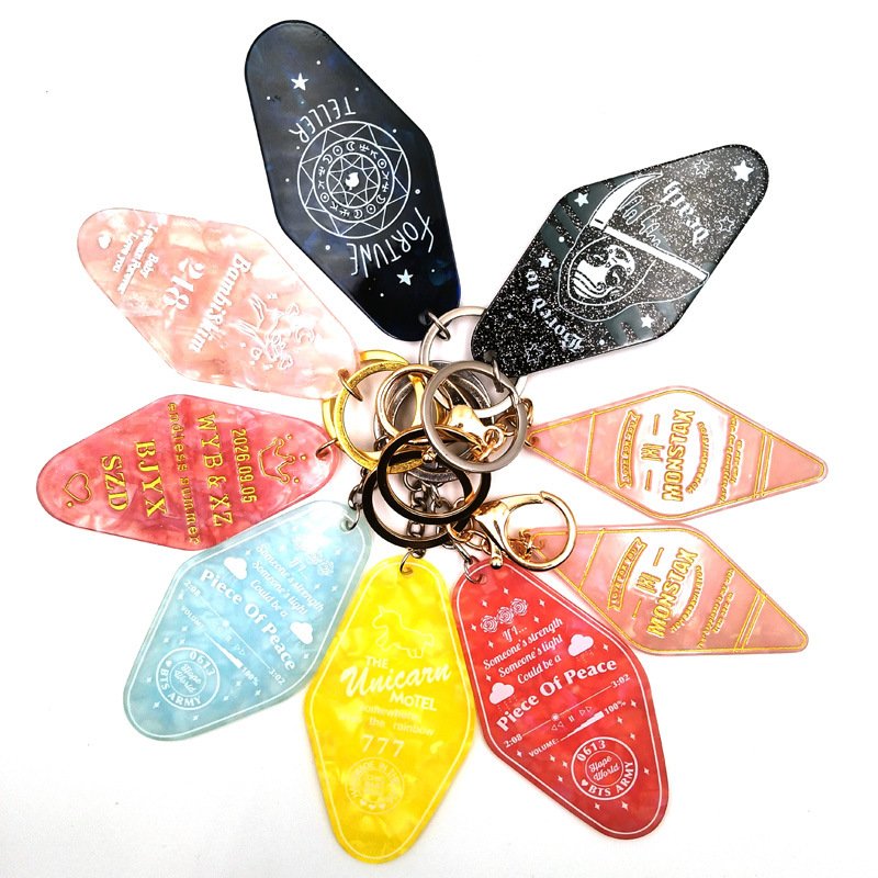 Wholesale colorful iridescent holographic hologram good quality personalized retro hotel motel keychain shining tag