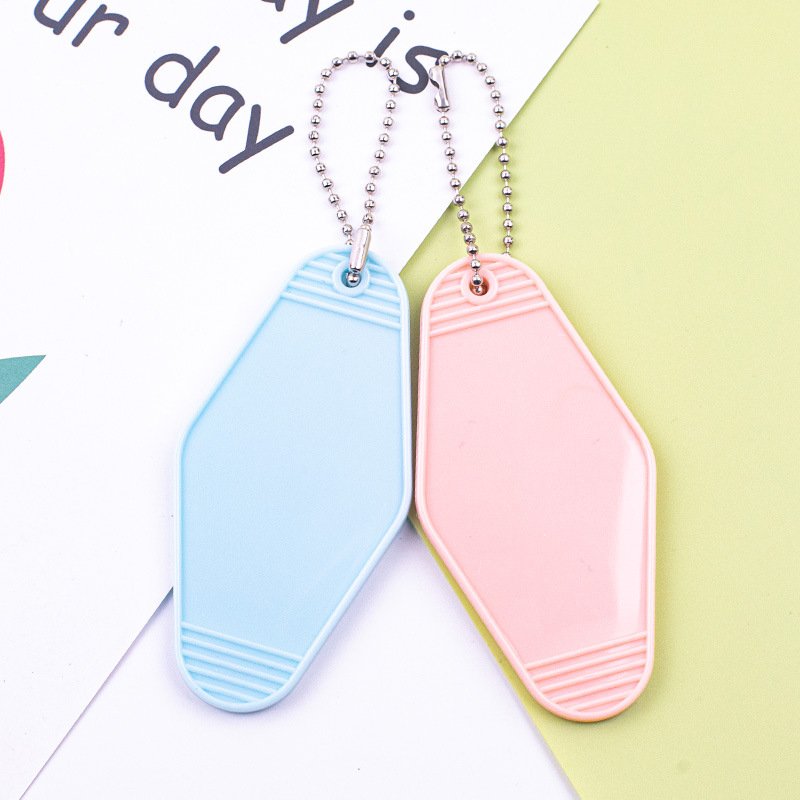 Wholesale colorful iridescent holographic hologram good quality personalized retro hotel motel keychain shining tag