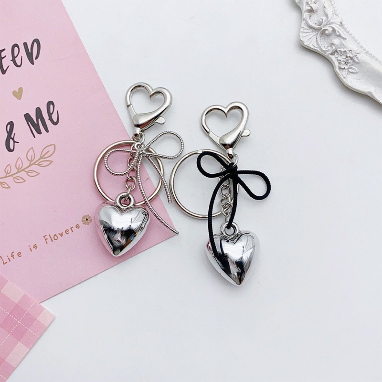 Niche Design Ins Style Simple Bow 3D Love Silver Heart Pendant Metal Keychain Bag Pendant For Girls Hanging Accessories Gifts