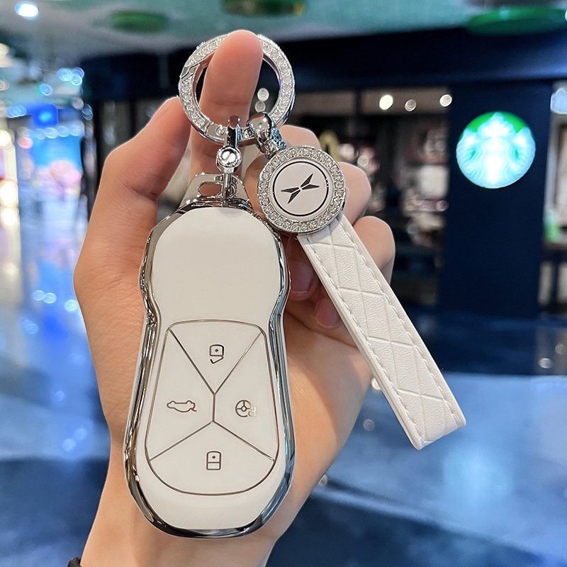 Luxury Diamond Metal Car Key Case Holder Keychain For Xpeng G6 G9 P7 P5 G3 Key Fob Protection Accessories