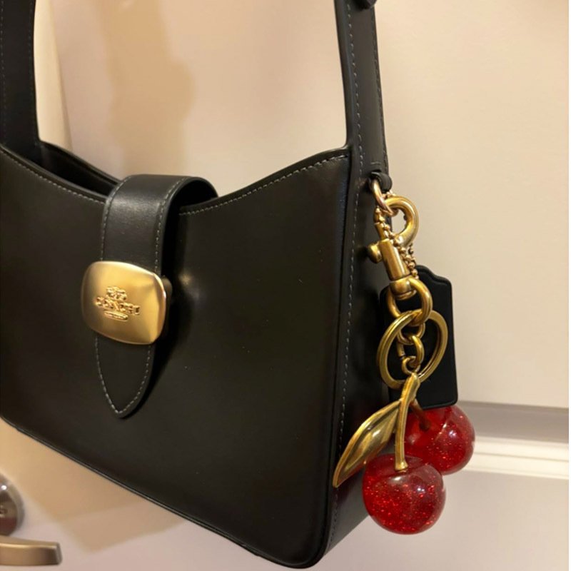 Fashion Creative Exquisite Crystal 3D Cherry Keychain Women Girl Bag Car Pendant Accessories Keyring Small Charms Gift