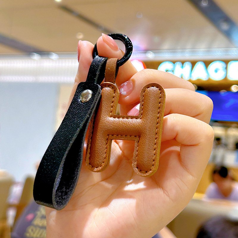 2024 New PU Leather Keyring Colorful PU Phone Decoration Women Car Key Holder Dainty Girls Bag Charm 26 Letters Leather Keychain