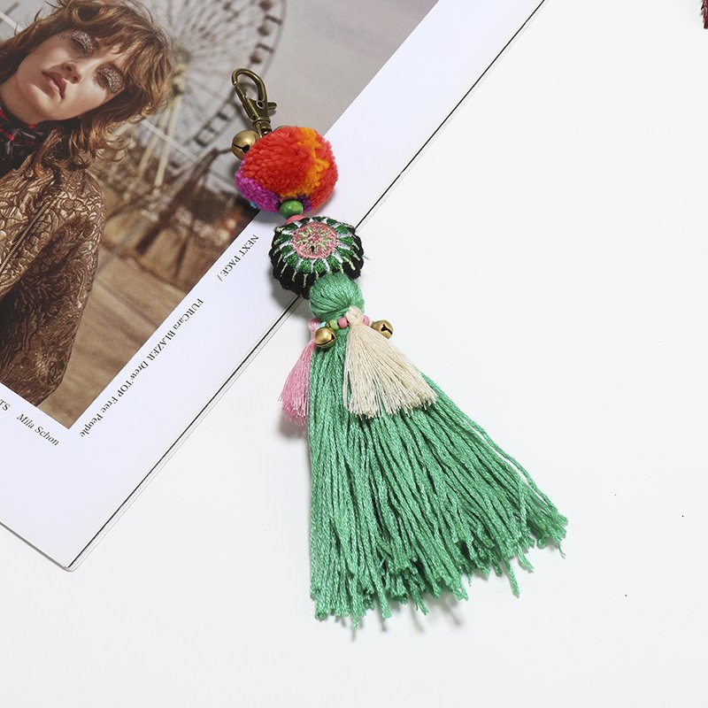 Bohemian style pompom copper bell metal keychain retro tassel car key handbag security keychain