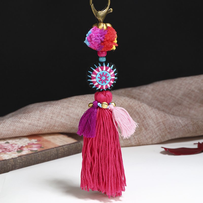 Bohemian style pompom copper bell metal keychain retro tassel car key handbag security keychain