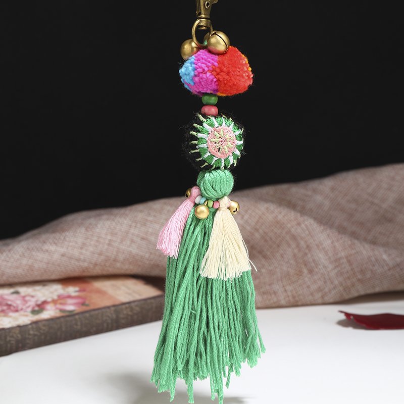 Bohemian style pompom copper bell metal keychain retro tassel car key handbag security keychain