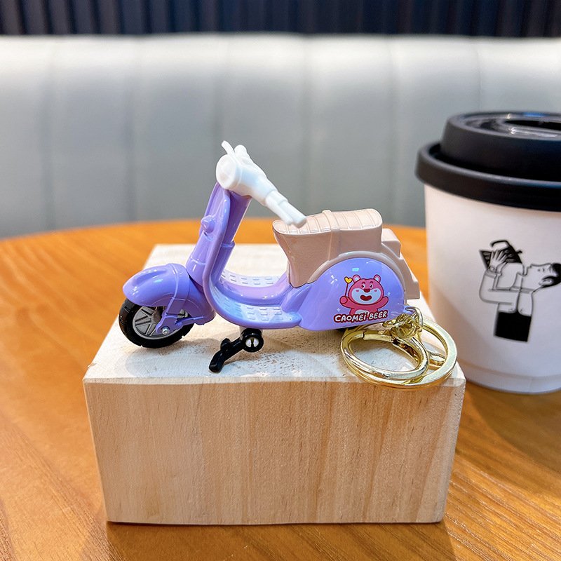 Sanli Motorcycle Keychain Cartoon Doll School Bag Pendant Couple Car Keychain Accessories Small Gift Wholesale
