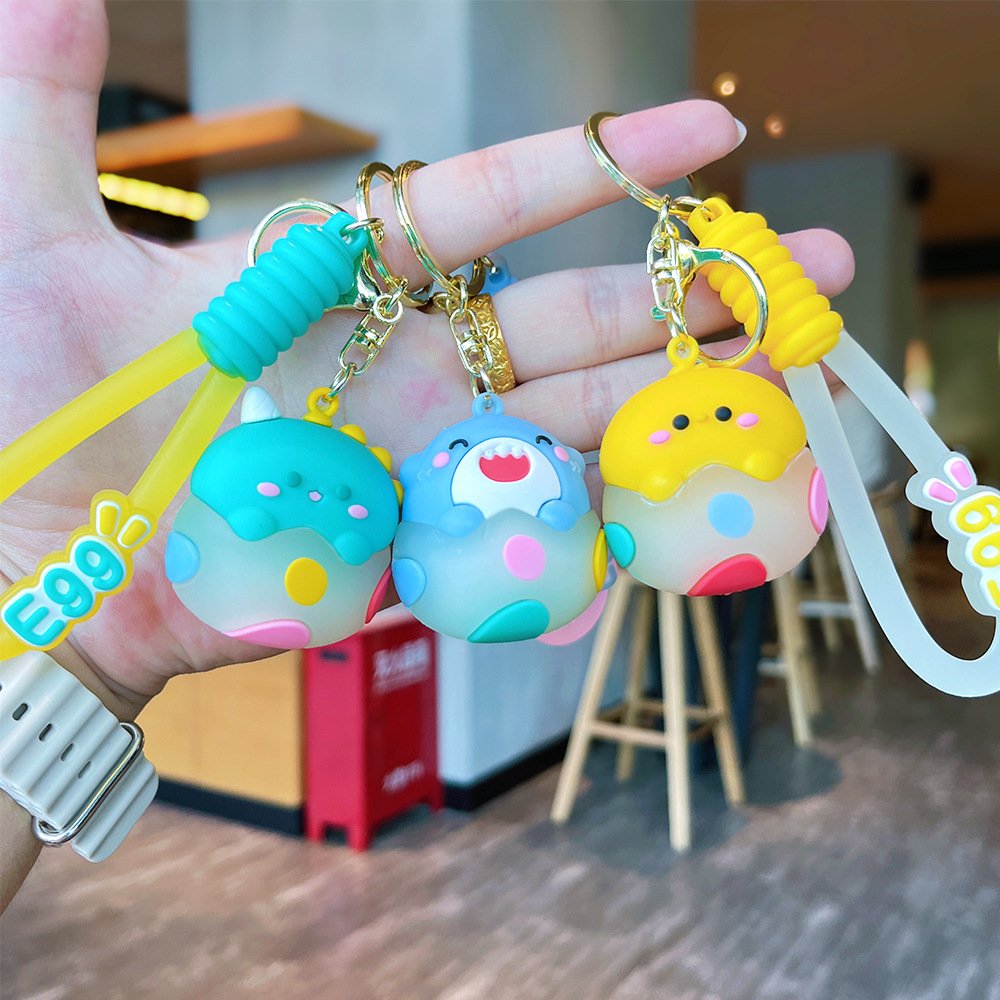Creative glowing small animal keychains, cute doll pendants, bags, accessories, car chains, couples, small gifts wholesale