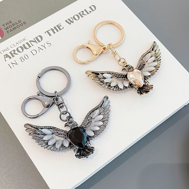 Hot selling animal series Creative Eagle wings retro metal keychain car key chain accessory bag pendant