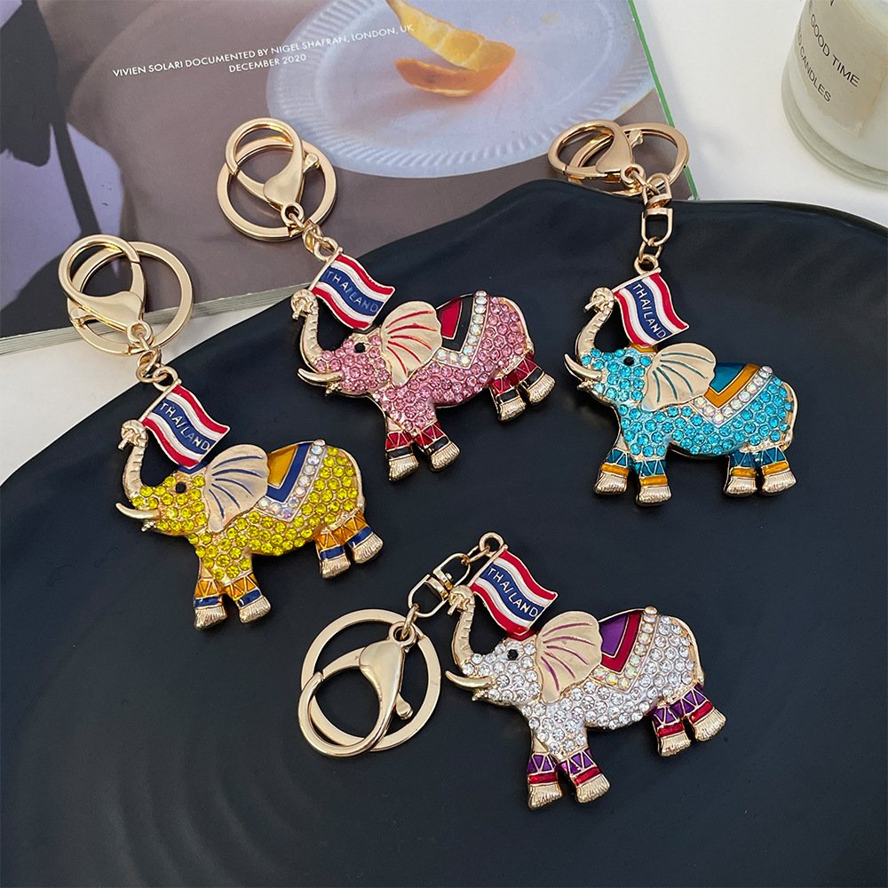 2024 New Arrival Paved Crystal Keyring Bling Rhinestone Animal Women Car Key Chain Cute Gold Plated Elephant Pendant Keychains