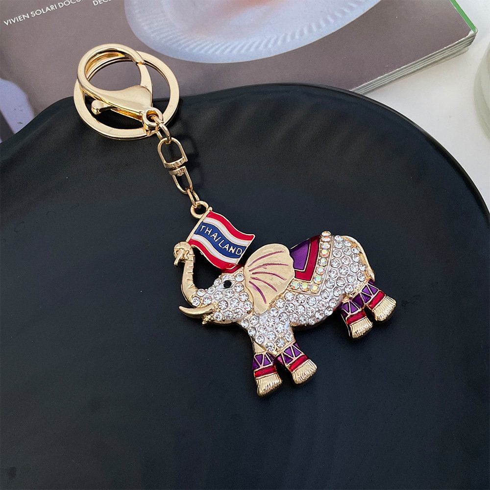 2024 New Arrival Paved Crystal Keyring Bling Rhinestone Animal Women Car Key Chain Cute Gold Plated Elephant Pendant Keychains