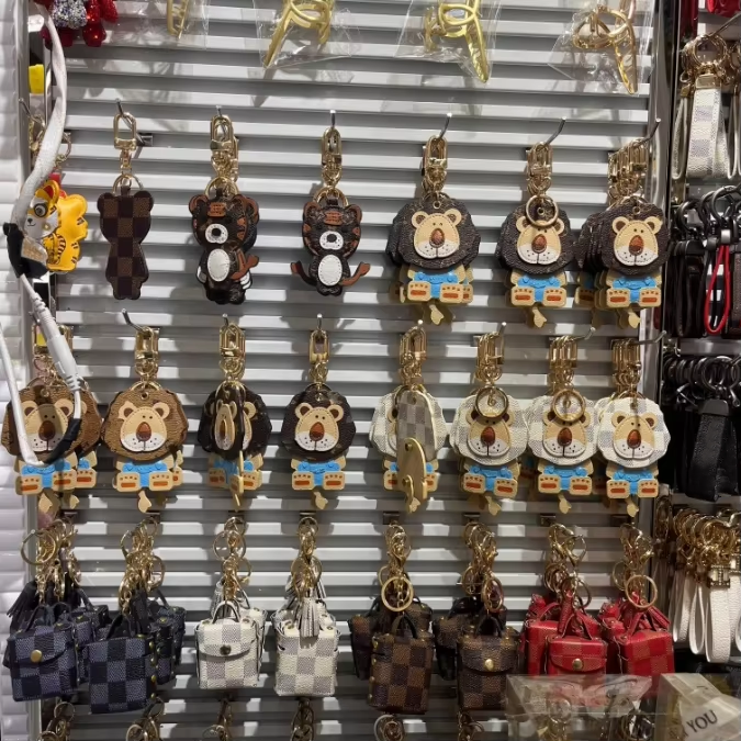 Wholesale New Fashion Custom Car Luxury PU Leather Tassel Metal Keychain For Promotional Gift Pendant Key Ring Accessories