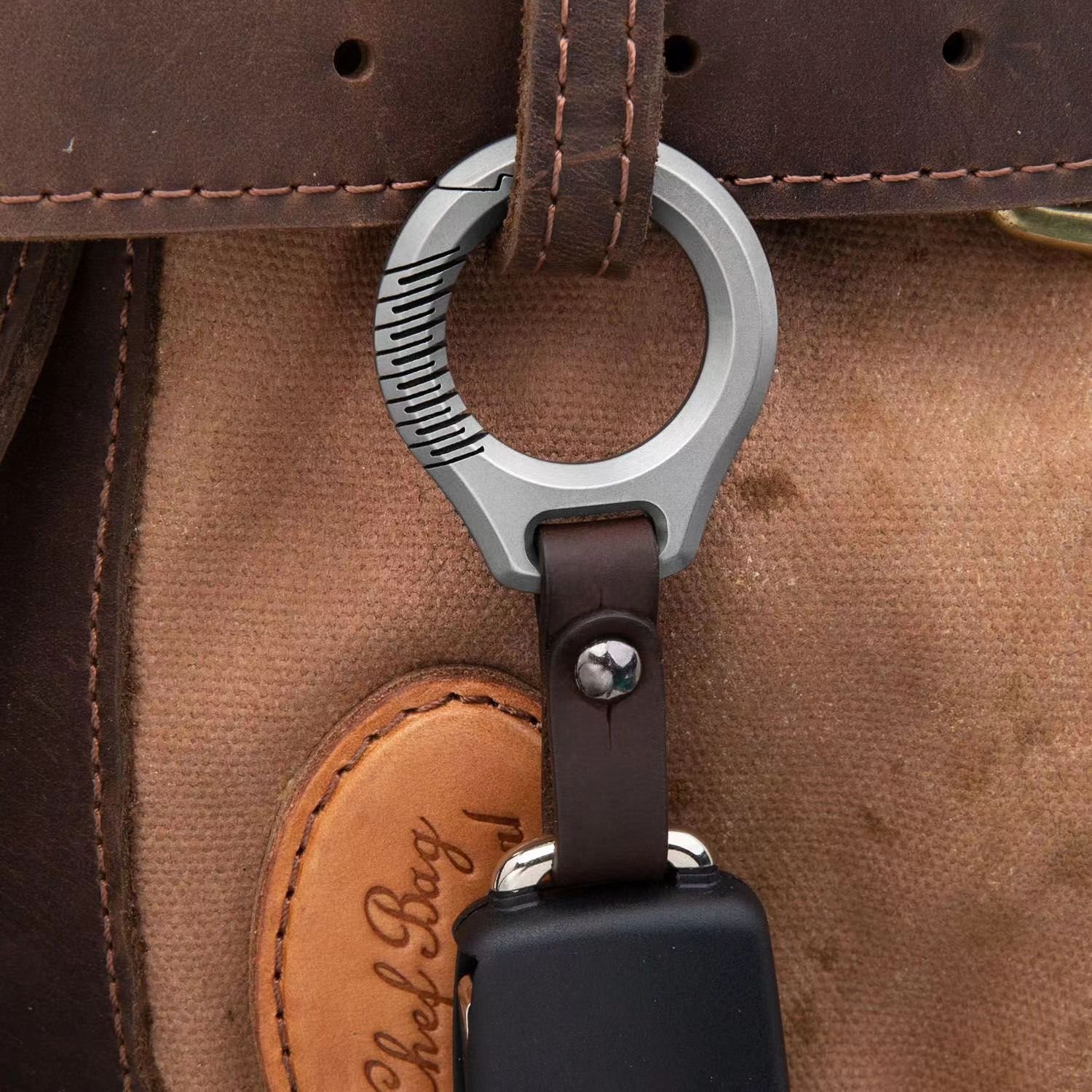 Titanium Alloy Key Chain Men and Women's Car Key Ring with Personality Pendant Creative Simple Metal Keychain Accessory