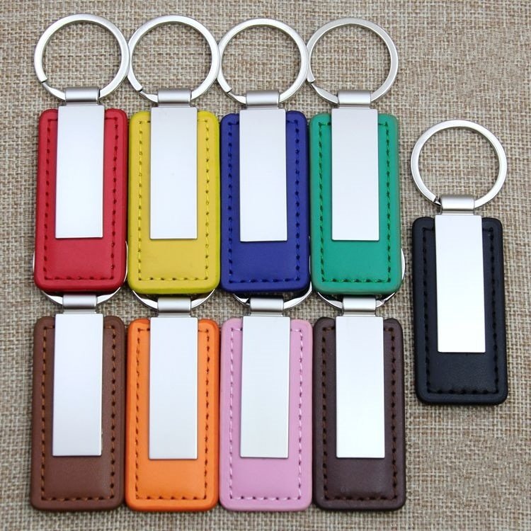 Hot Sale Custom Spot Fashion Design Metal Car PU Leather Rectangular Shape Luxury Keychain For Business Gift Key Ring Decoration