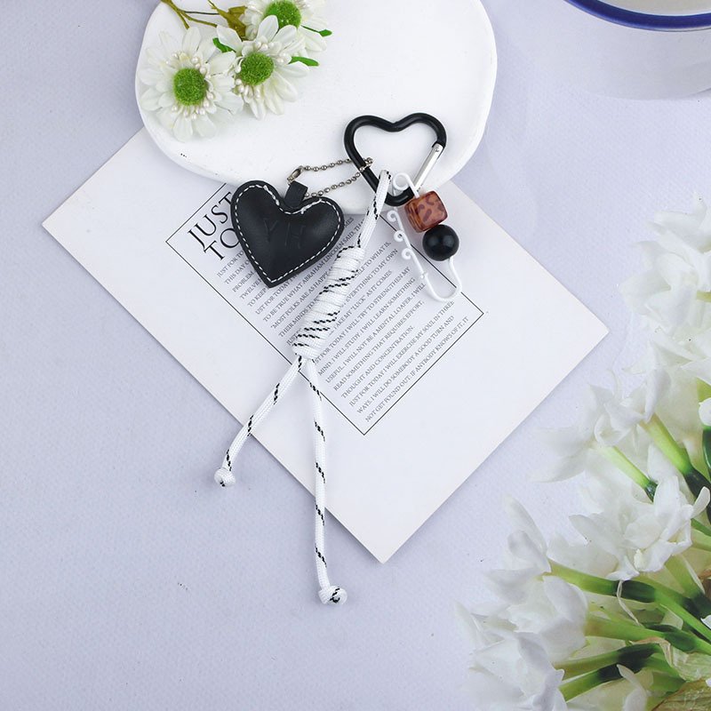 Personalised Rope Braided Keychain Luxury Leather Heart Pendant Creative Y2K strap Car Key Accessories