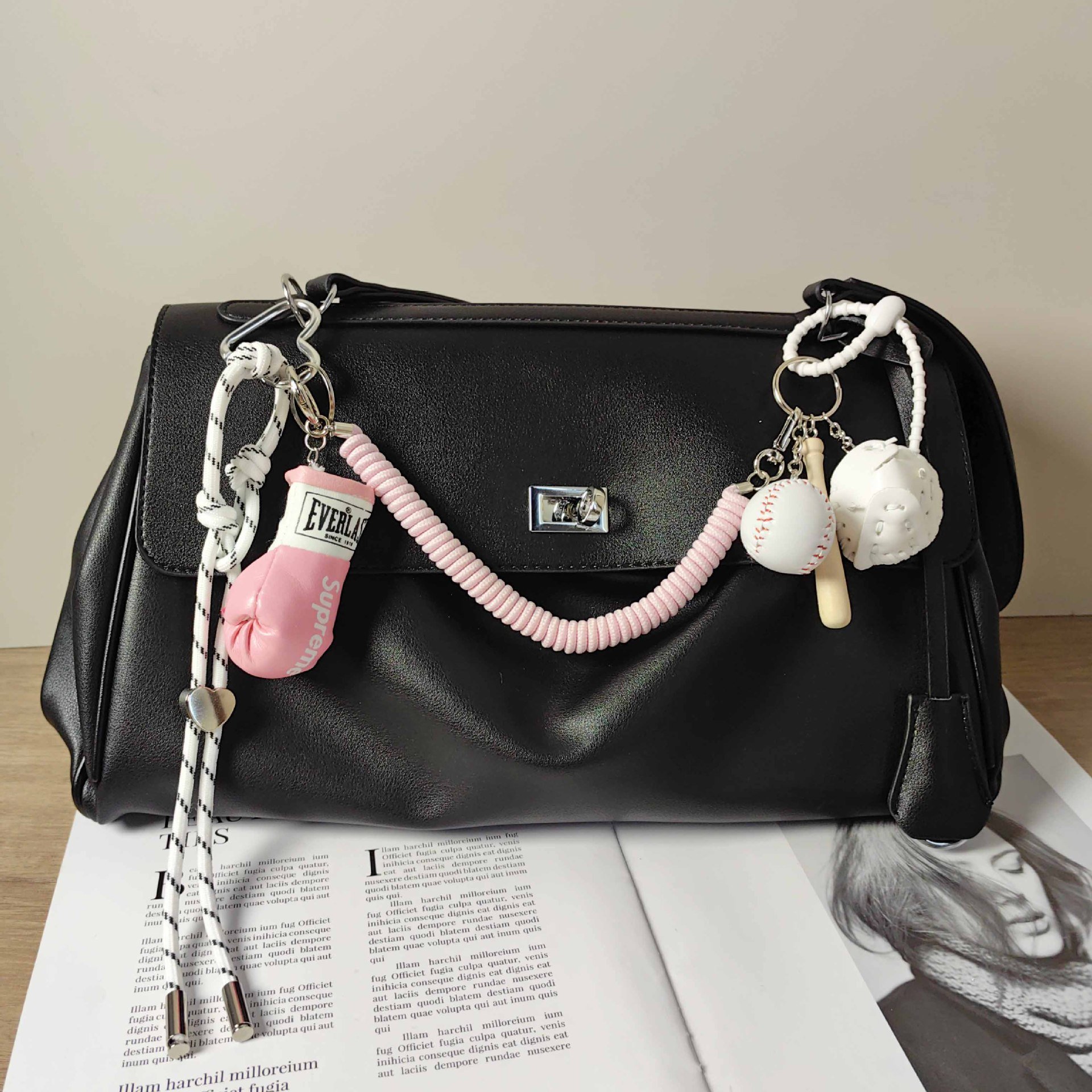 2024 New Punk Girls Light Pink Boxing Glove Pendant Keyring Sports Lovers Baseball Charm Women Car Key Chain Rope Keychains