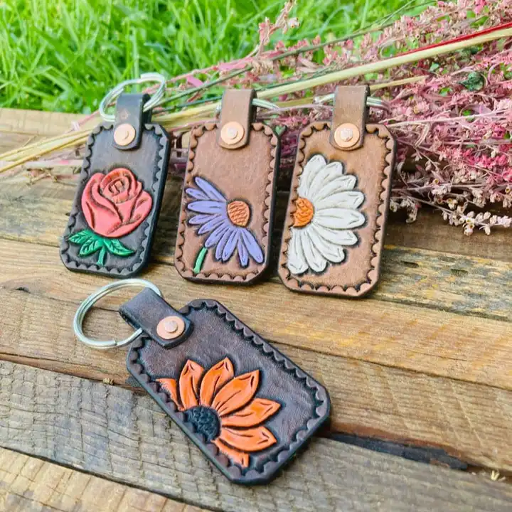 Wholesale Handmade Western Leather Key Chains Country Hand Painted Cow Hair Metal Keyrings Floral Patterns Direct Manufacturer