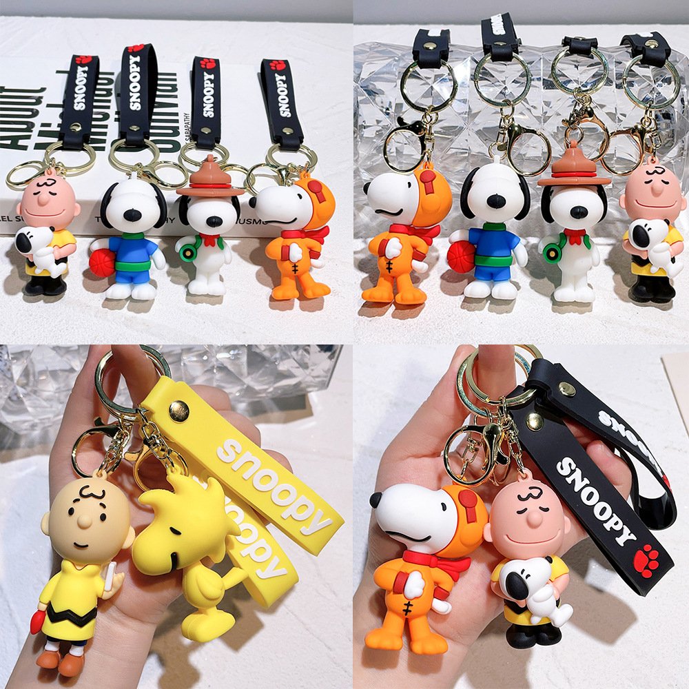 3d Pvc Cute Cartoon Kawaii Anime cute Key Chain Snoopy keychain personality Charlie doll car keychain pendant