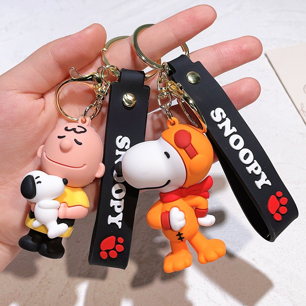 3d Pvc Cute Cartoon Kawaii Anime cute Key Chain Snoopy keychain personality Charlie doll car keychain pendant