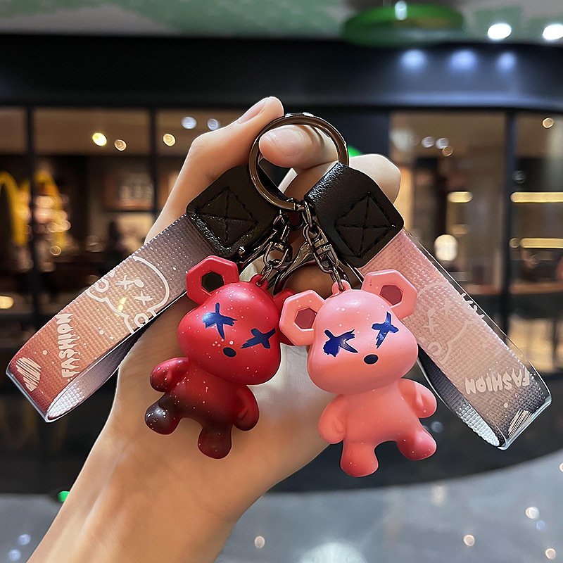 Manufacturer's direct selling cartoon violent bear keychain accessories, couples, car keychain pendants, bags, pendants