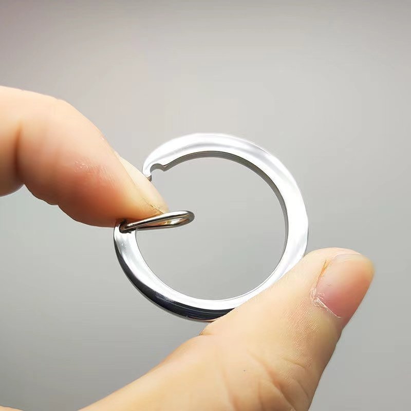 Outdoor titanium alloy keychain creative car key ring men's stainless steel personality pendant ring C-line spring buckle