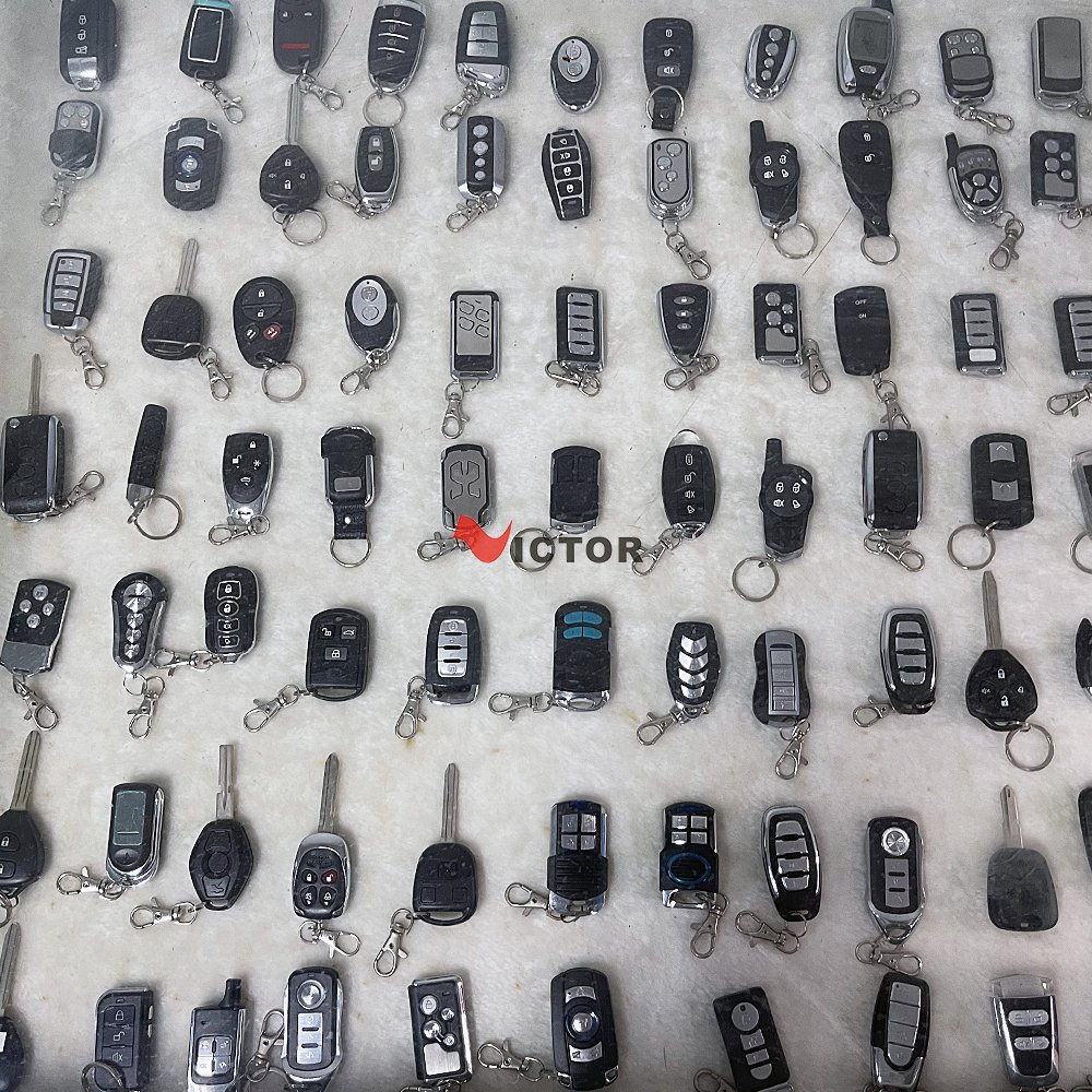 Learning Code Fixed Code Rolling Code Cloning Remote Control RF Wireless 4 Button 315/433MHz Transmitter Duplicator
