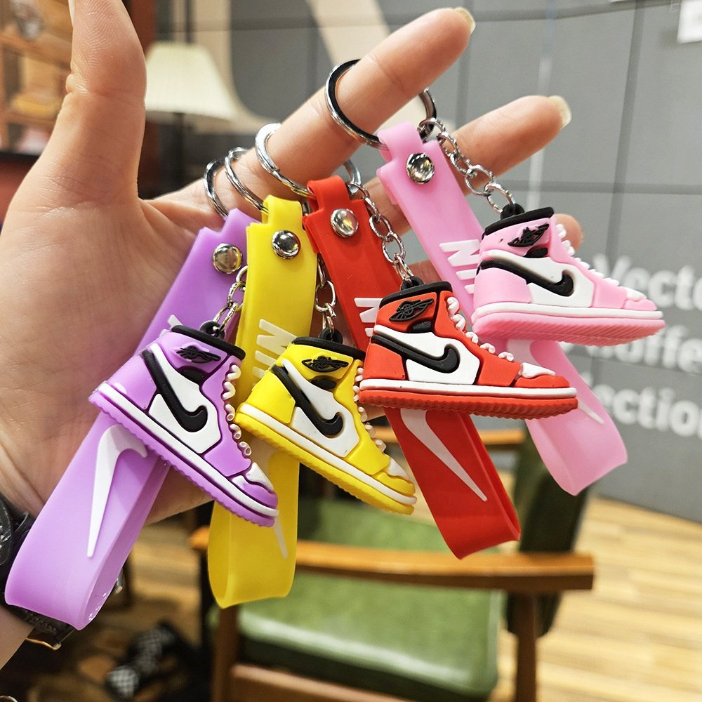 yuwei Shoes 3D Three-Dimensional Keychain Pendant Couple Sneakers Doll Ornament Internet Celebrity Key Chain sneaker keychain