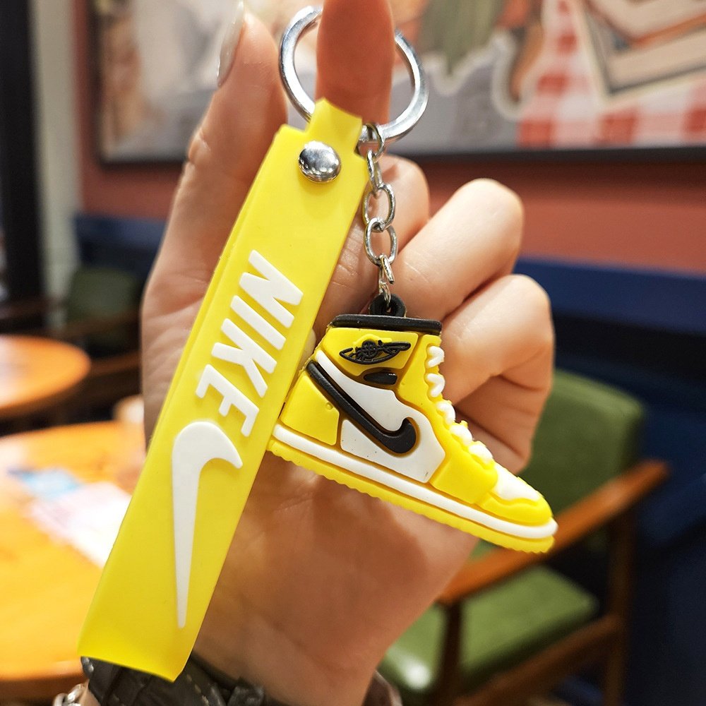 yuwei Shoes 3D Three-Dimensional Keychain Pendant Couple Sneakers Doll Ornament Internet Celebrity Key Chain sneaker keychain
