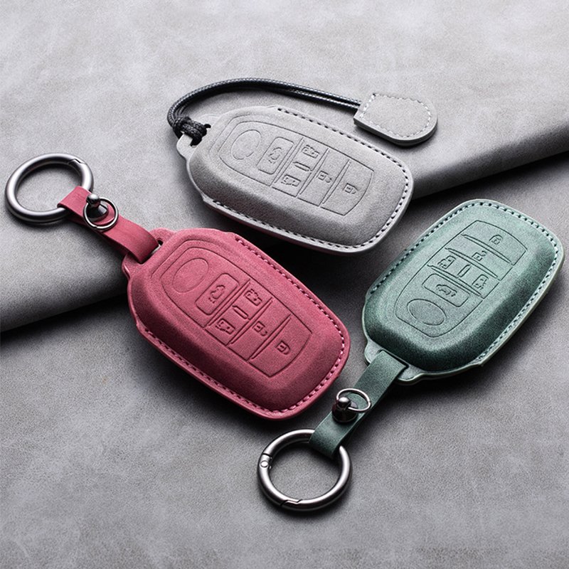 Leather Car Key Case Cover Keychain For Toyota CHR Hilux Fortuner Land Prius Cruiser 200 Camry Corolla Crown RAV4 Highlander