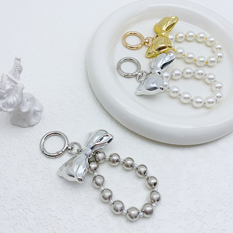 Wholesale Sweet Pearl Bow Beaded Pendant For Women Girls Luxury Car Keychain Bag Hanging Decoration Accessories Gifts