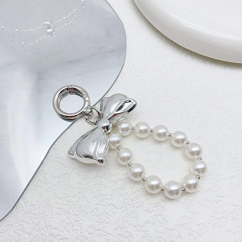 Wholesale Sweet Pearl Bow Beaded Pendant For Women Girls Luxury Car Keychain Bag Hanging Decoration Accessories Gifts