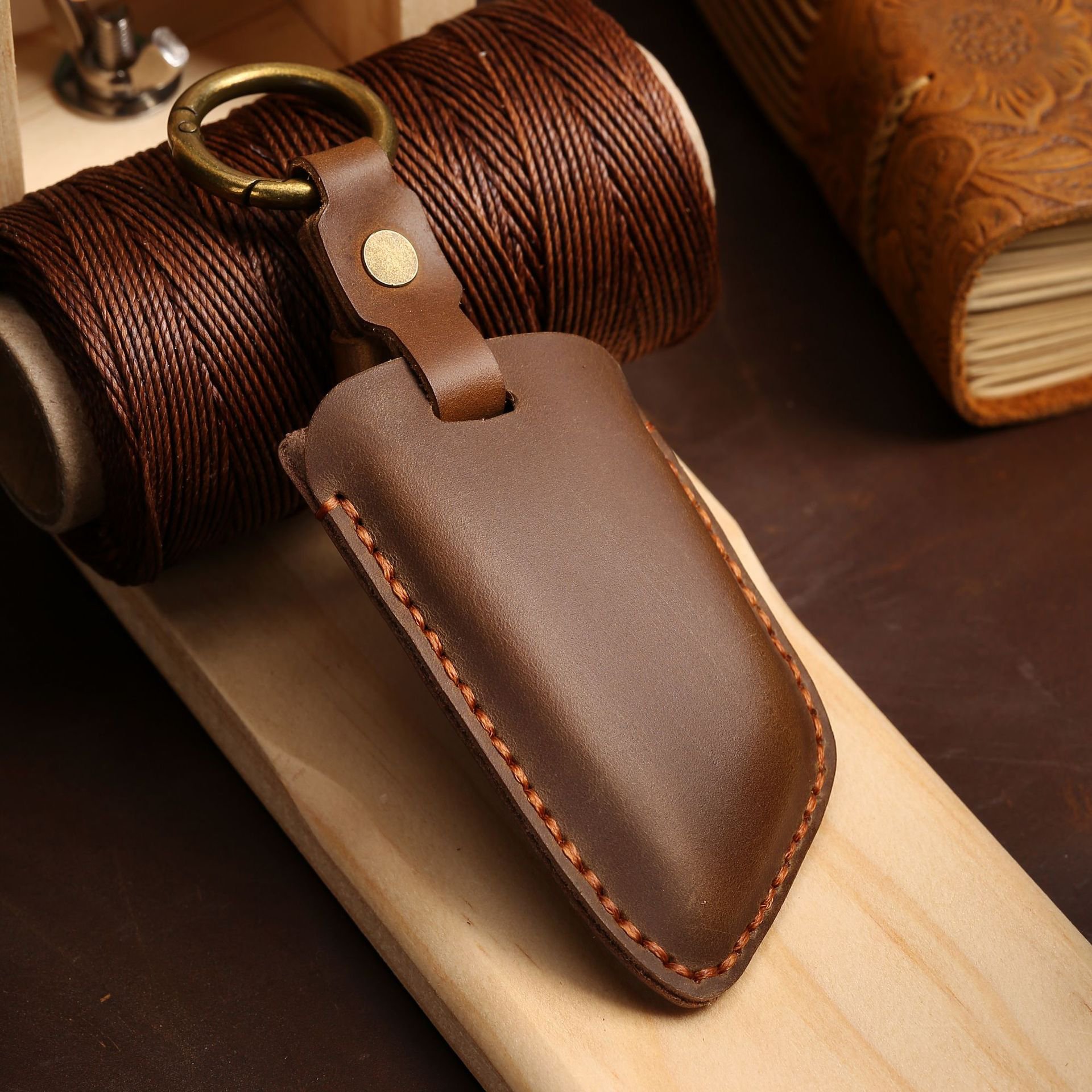Car Key Accessories Car Key Case Cover Handmade Leather Key Bag For Bmw 1 3 5 7 Series X5 Car Styling Holder Shell Keychain