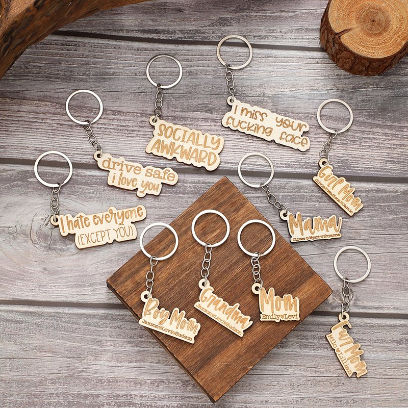 Wooden keychain gift creative small pendant mother letters Europe and the United States laser engraved car bag key chain pendant