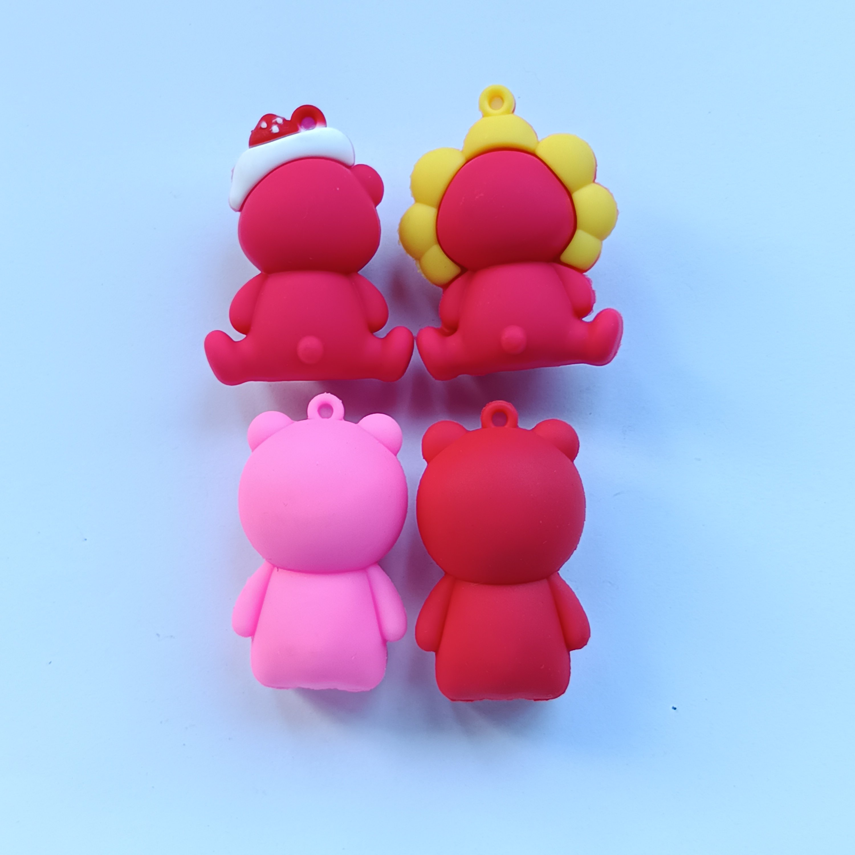Factory Customization wholesale PVC New cute cartoon Strawberry Small Bear keychain doll key ring accessories Car Pendant