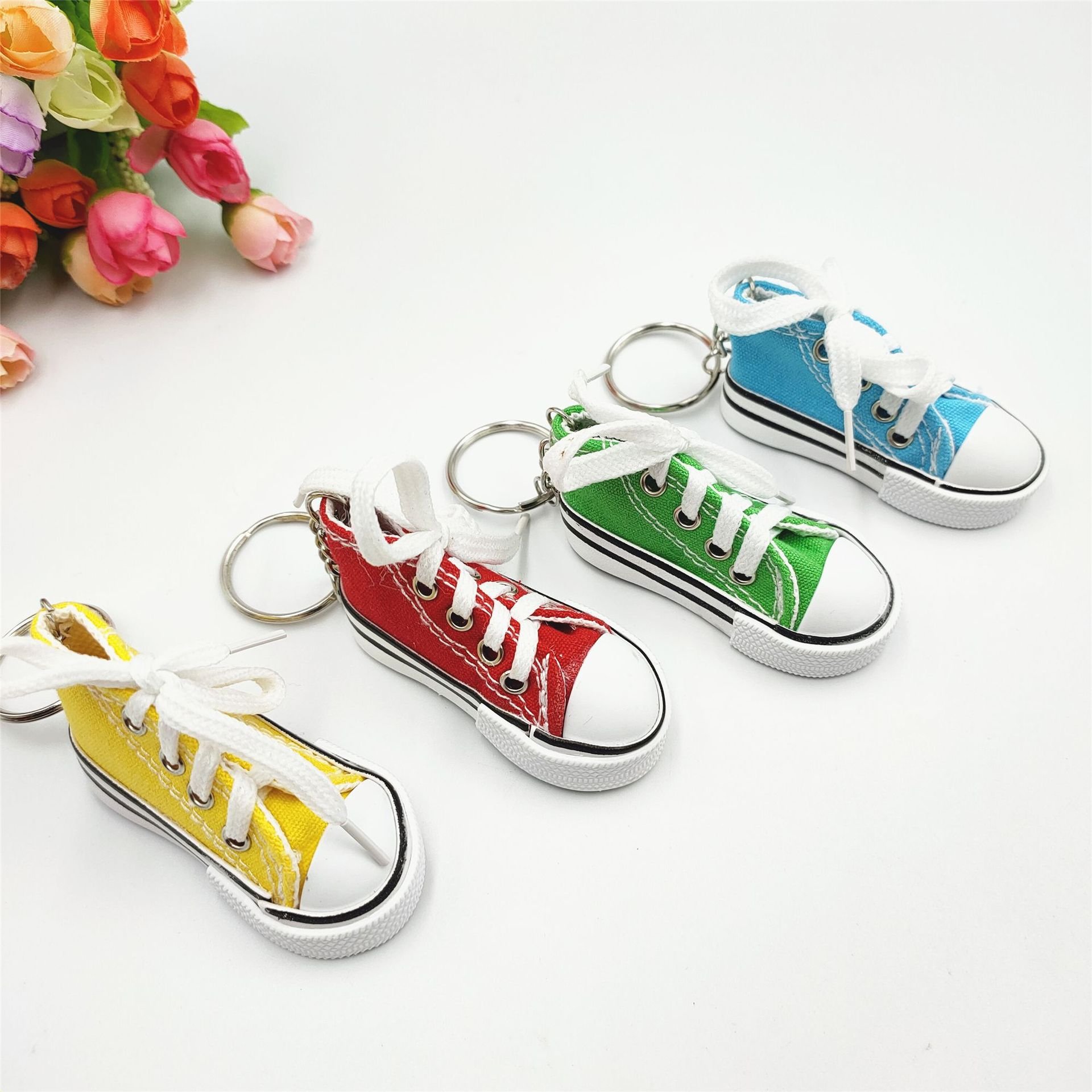 Trendy Diamond-Inlaid High Heels Keychains PVC Silicone 3D Key Pendants with Metal Base for Cars Car Accessories Gift Pendants