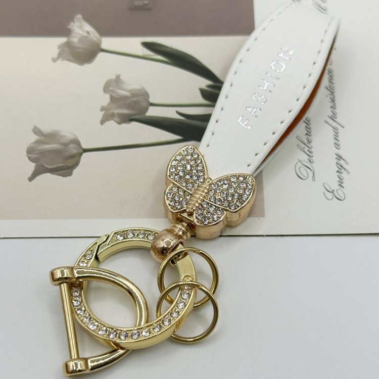 Manufacturer Car key chain pendant Diamond key ring metal luxury keychains