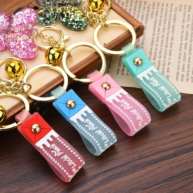 New Acrylic Sequin Butterfly Keychains Creative Car Bag Couple Key Chain Small Pendant Keychain Mobile Phone Chain Accessories