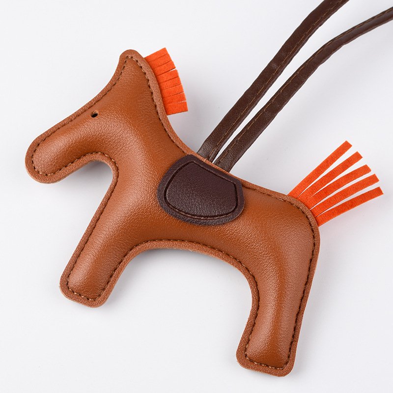Wholesale Luxury Handmade Leather Horse Keyring Animal Key Chain Women Bag Charm Pendant Accessories Horse Keychain
