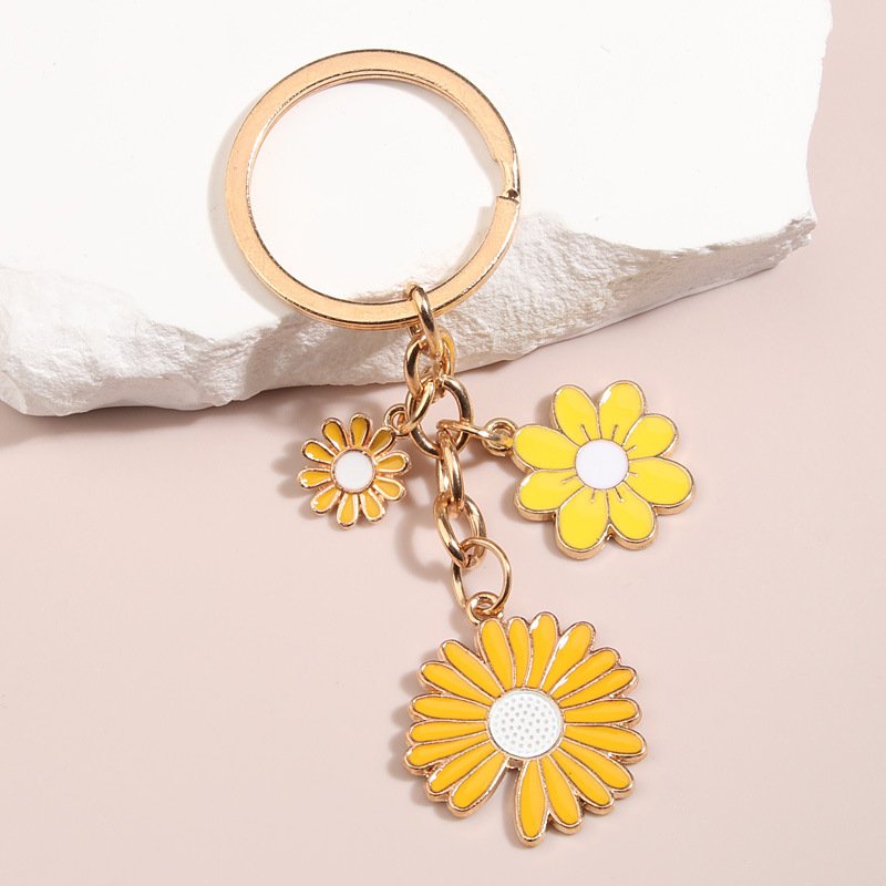 Daisy Keychain Flower Keyring Pendants for Car Key Holder Women Girls Handbag Accessories Handmade Jewelry Gift