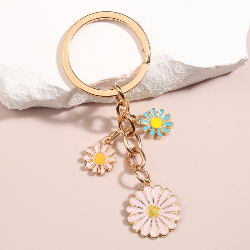 Daisy Keychain Flower Keyring Pendants for Car Key Holder Women Girls Handbag Accessories Handmade Jewelry Gift