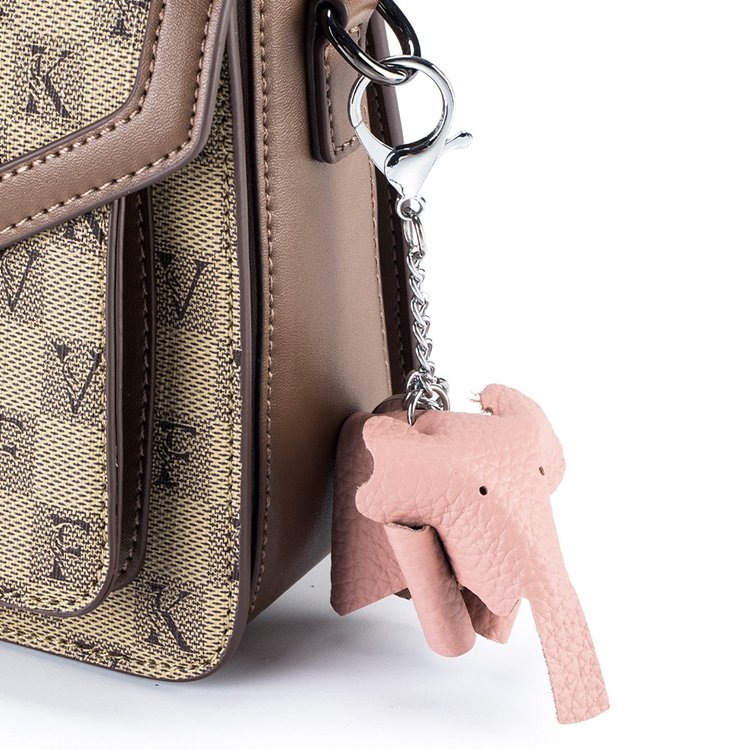 Wholesale Cute Leather elephant keychain Creative Animal car key ring pendant manufacturer key chain