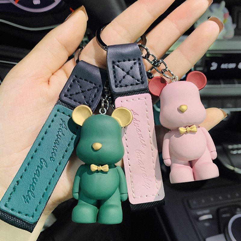 Luxury Car Keychain Thumb Trigger Hook Key Ring Kawaii Bear Resin Keychain With Leather Wristlet Keychains