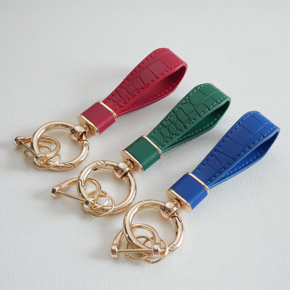 Women's Luxury Metal Leather Keychain Holder Men's Gadgets Couple Auto Keyring Accessories High Quality Car Key Holder