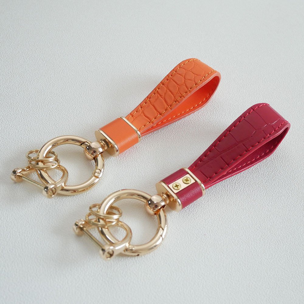 Women's Luxury Metal Leather Keychain Holder Men's Gadgets Couple Auto Keyring Accessories High Quality Car Key Holder