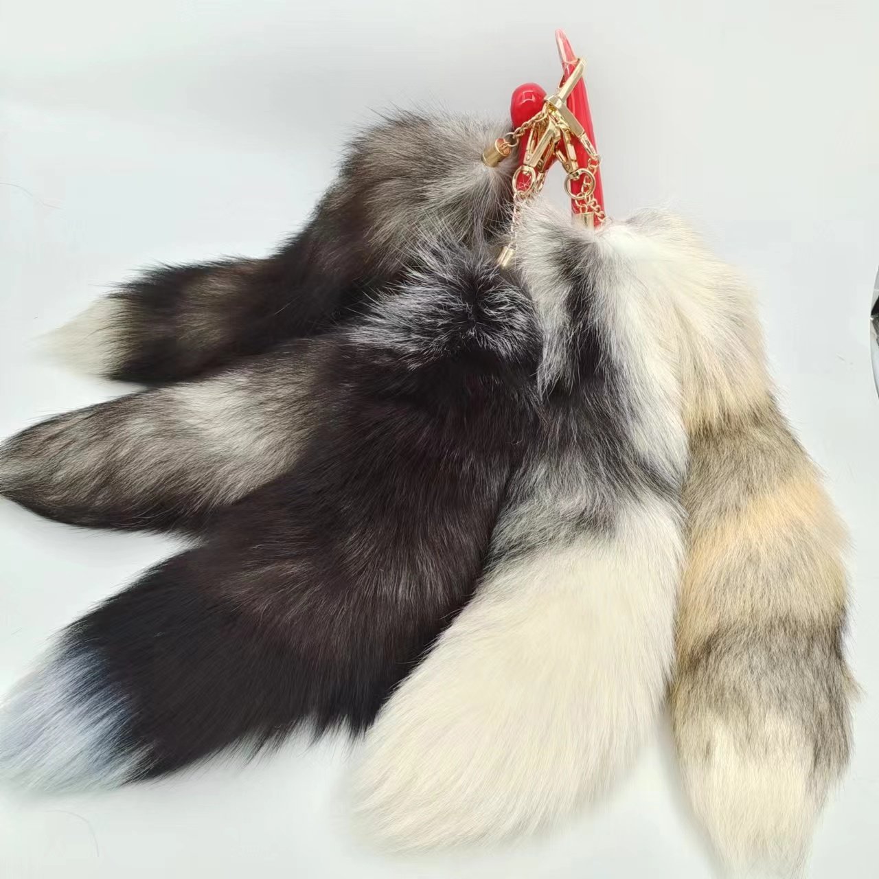 2024 Cute Wolf Fox Tail Fur Car Keychains Fluffy Pompom Pendant Key Ring Holder Women Men's Other Clothing Accessories Gift