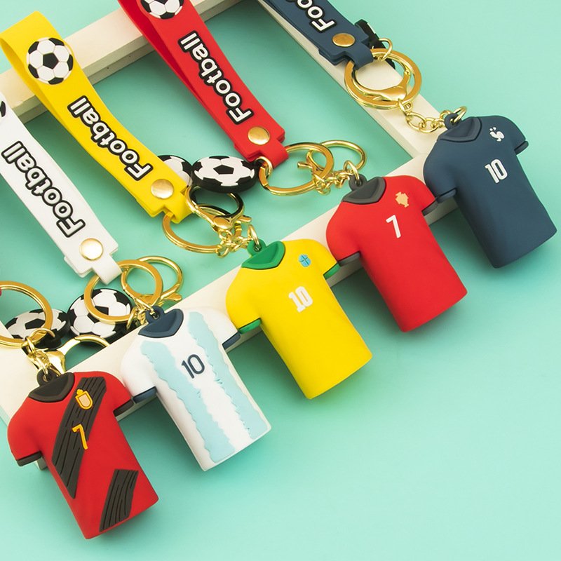 Winnel Anime Custom Plastic Promotional Rubber Key Chains Keychain for Girls with Silicone Wristlet