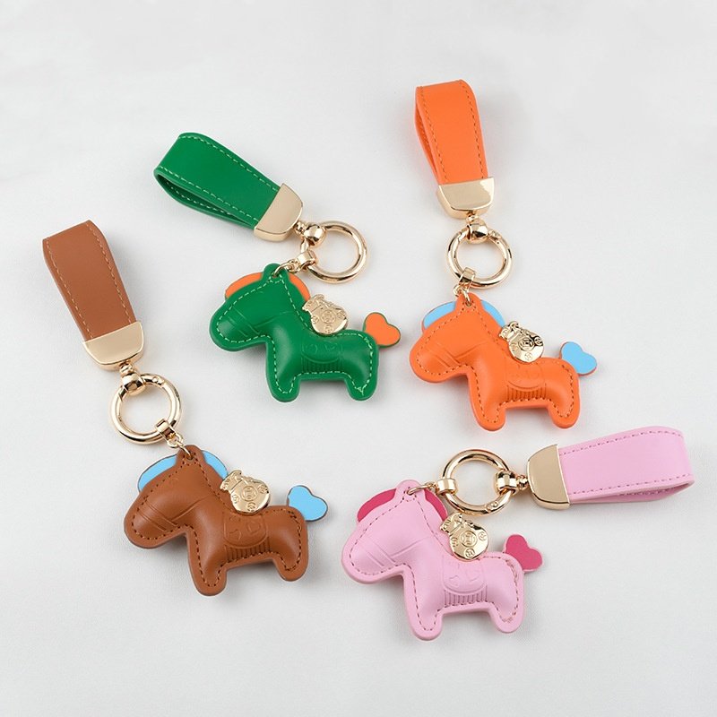 High quality genuine leather simple key ring Top layer frosted cowhide finger ring keychain creative anti loss car keychain