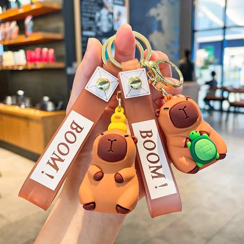 YUWEI Wholesale New Cartoon Capybara Doll Pvc Keychain Mini Car Bag Amine Keychains Pendant Gift