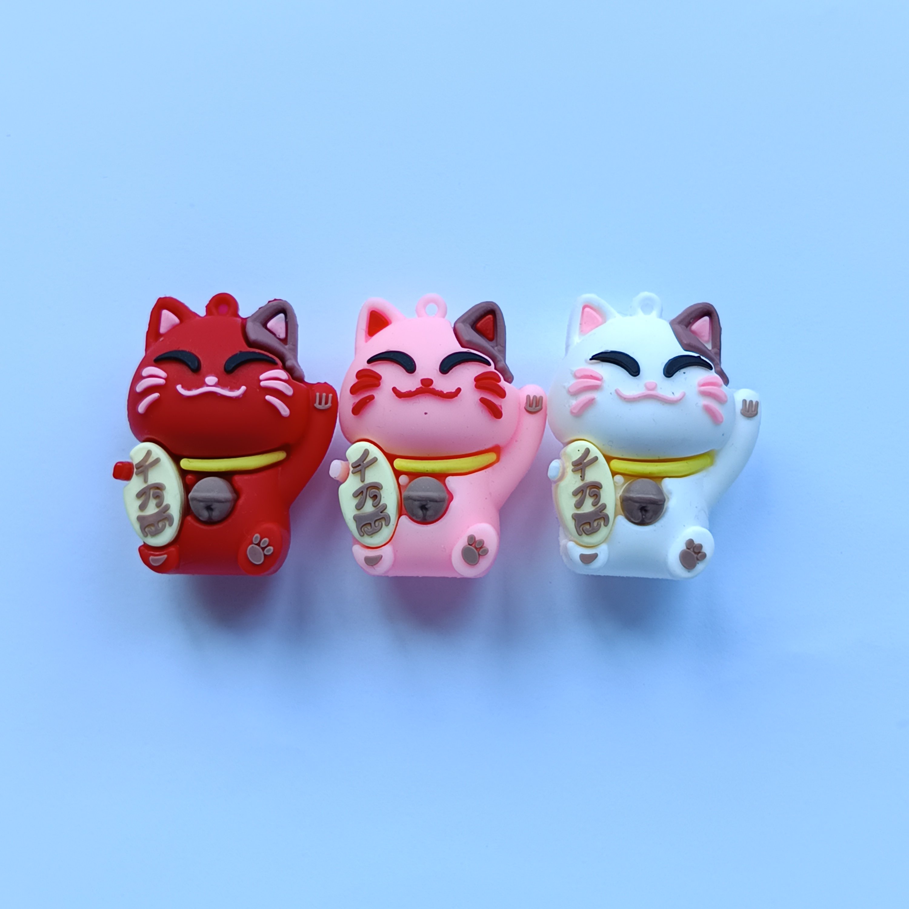 Factory Customization wholesale PVC cartoon cute animal Auspicious lucky cat keychain doll key ring accessories Car Pendant