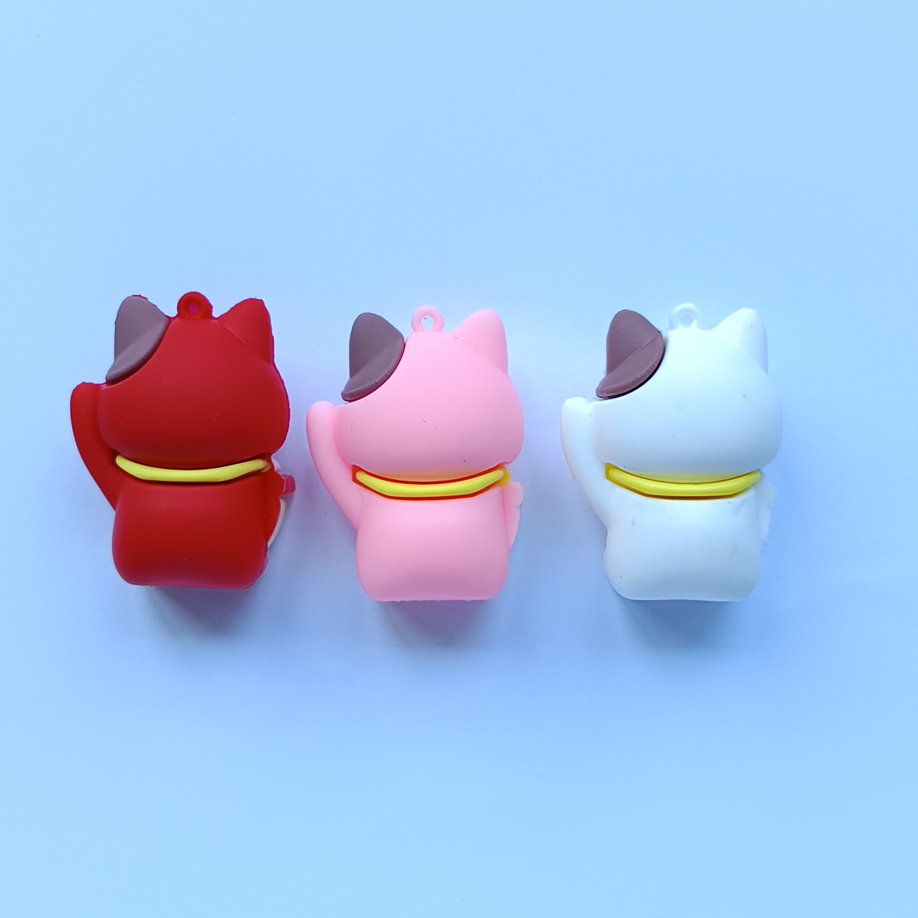 Factory Customization wholesale PVC cartoon cute animal Auspicious lucky cat keychain doll key ring accessories Car Pendant