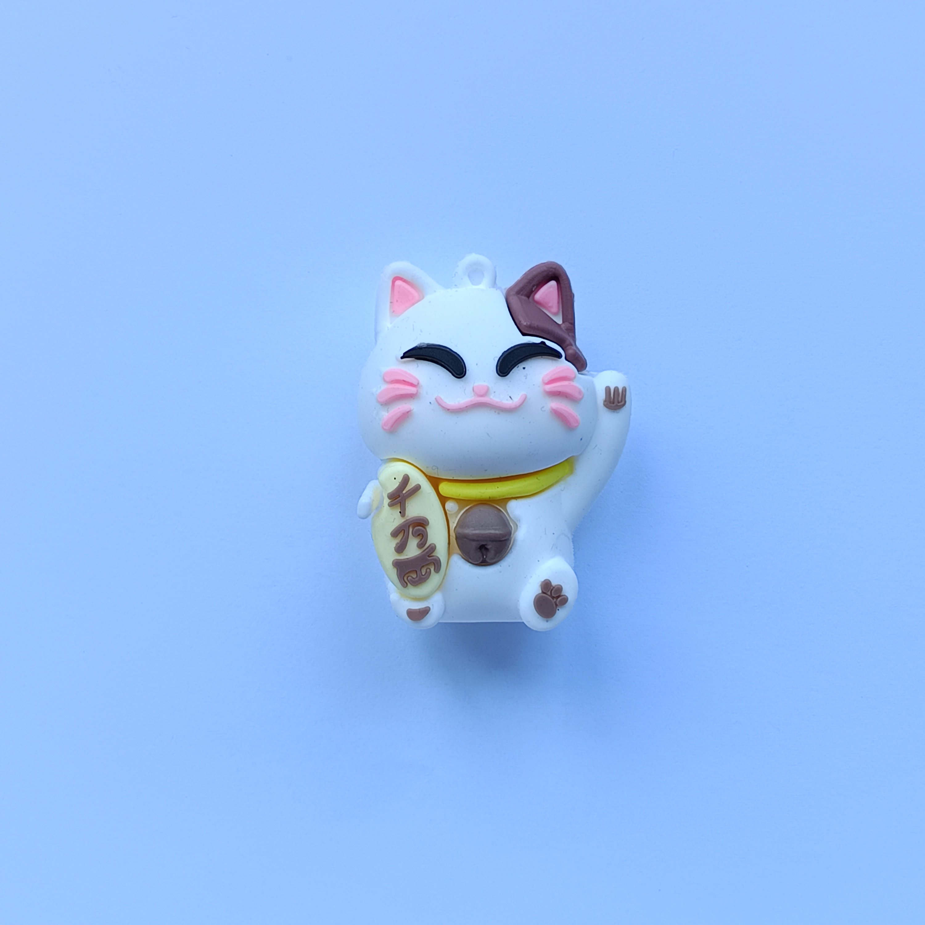 Factory Customization wholesale PVC cartoon cute animal Auspicious lucky cat keychain doll key ring accessories Car Pendant